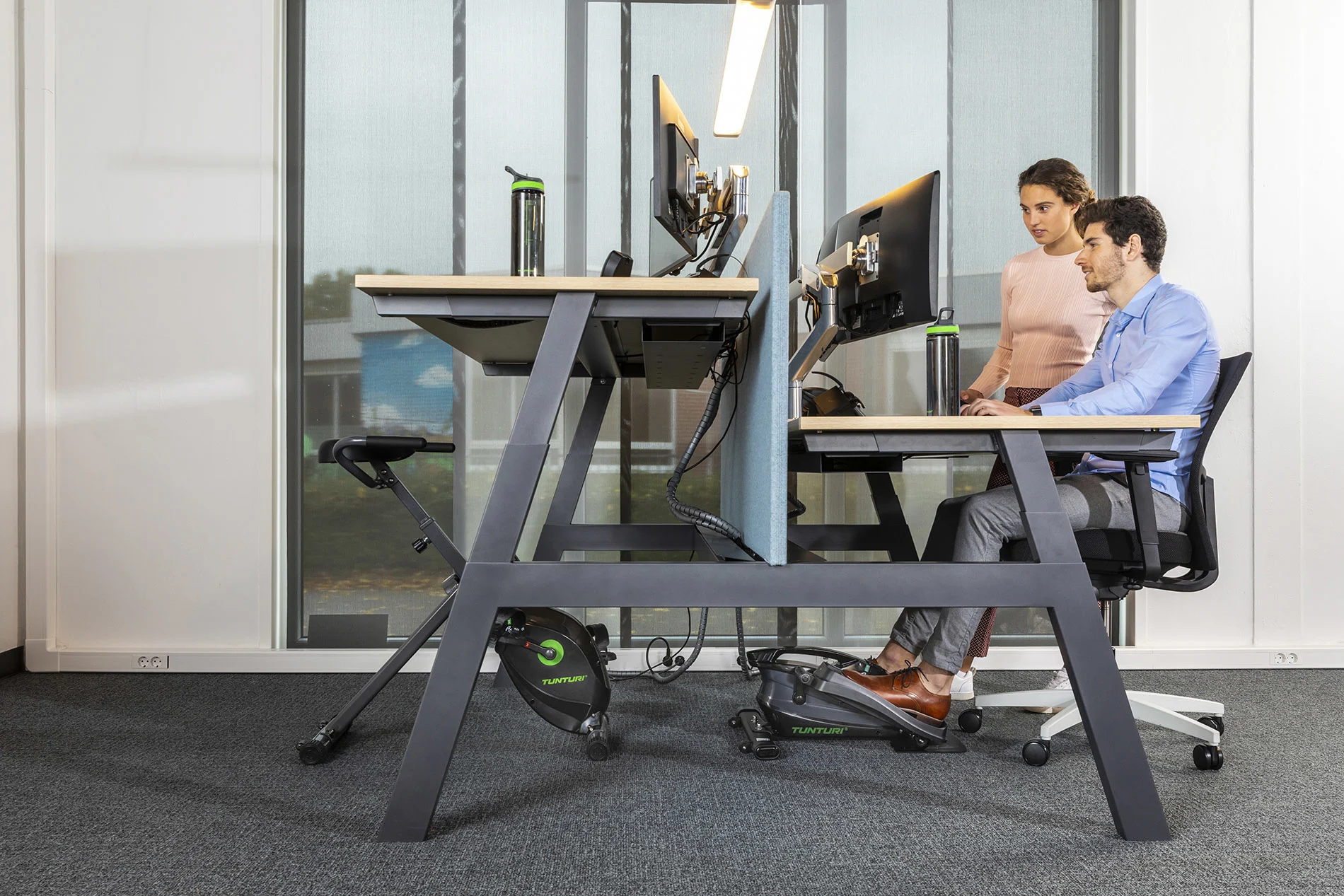 Miniratas TUNTURI Cardio Fit D10 Under Desk bike