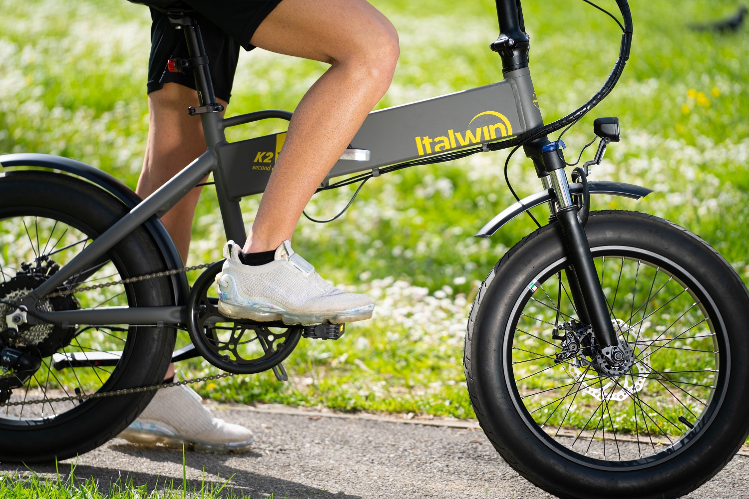 Kokkupandav elektrijalgratas ITALWIN K2 XL (36V / 10,5 Ah), valge